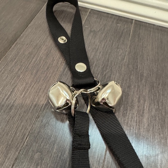 NWOT Black and Silver Door Bells for Potty Training Housebreaking - Picture 3 of 3